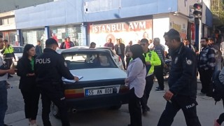 Motosiklete çarpan araç sürücüsünün arkadaşı gözyaşlarını tutamadı