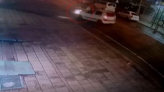 Motosikletle otomobilin kafa kafaya çarpıştığı kaza kamerada