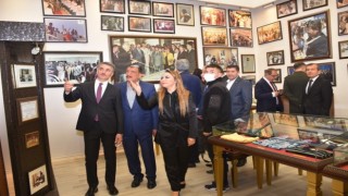 MTÜde Özalı anma töreni düzenlendi