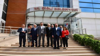 Murat Karayalçından Çiğli Belediyesine bayram ziyareti