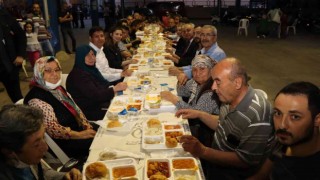 Nazillide 10 binlerce kişi aynı sofrada buluşuyor