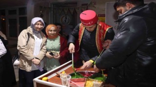 Öğrencilere Osmanlı macunu ikram edildi