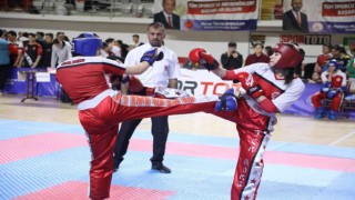 Okullararası Gençler Türkiye Kick Boks Şampiyonası, Sivasta sürüyor