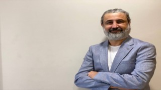 Op. Dr. Karatoprak, annelik estetiği hakkında bilgilendirdi