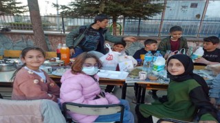Ortaokul öğrencileri iftarda bir araya geldi