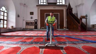 Osmangazinin camilerinde ramazan temizliği