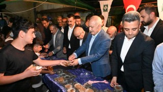 Osmaniye Belediye Başkanı Kadir Kara, Vatandaşlara Helva İkram Etti