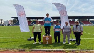 Özel sporculara madalyaları takdim edildi