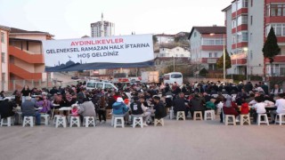 Pandemi sonrası geleneksel mahalle iftarı Aydınlıkevlerde gerçekleşti