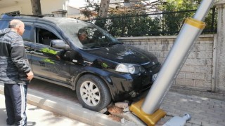 Panik yapan sürücü kazaya sebep oldu