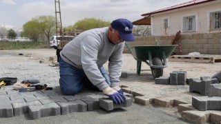 Parke yol bakım onarım çalışmaları devam ediyor