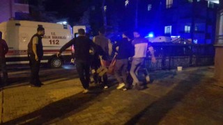 Parkta sohbet eden 2 arkadaşa silahlı saldırı