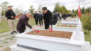 Polis Haftasında şehitler kabirleri başında anıldı