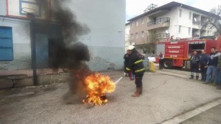 Polis memurlarına yangın eğitimi