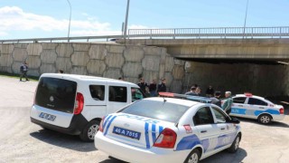 Polisten kaçtı çalıların arasında yakalandı