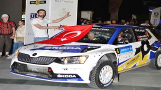 Ralli araçları Bodrum sokaklarını piste çevirdi