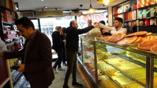 Ramazan bereketiyle esnafın yüzünü güldürdü