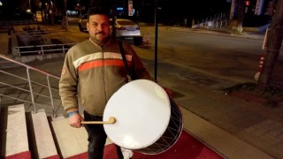 Ramazan davulcuları ilk bahşişlerini topladı