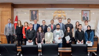 Rektör Aksoydan, ‘ödül sahibi genç iletişimcilere teşekkür