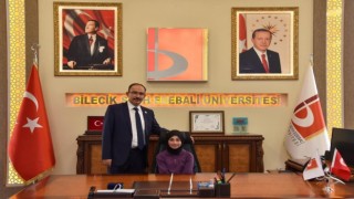 Rektör Beydemir koltuğunu çocuk rektörlere devretti