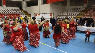 Roman vatandaşlar iftar programında doyasıya eğlendi