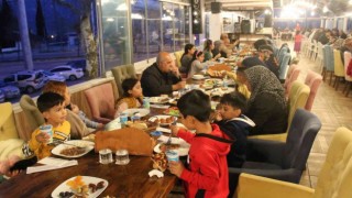 Romanlar iftar yemeğinde buluştu