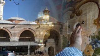 Rükn-ü Yemani taşını görmek isteyenler soluğu Eski Camide alıyor