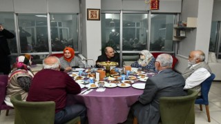 Samsun Valisi huzurevi sakinleri ile iftar yaptı