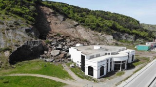Samsunda heyelan: Dağ akıp geldi