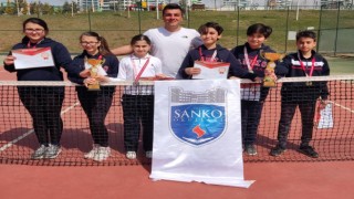 SANKO Okulları öğrencilerinin tenis başarısı