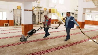 Şanlıurfadaki ibadethanelerde bayram temizliği