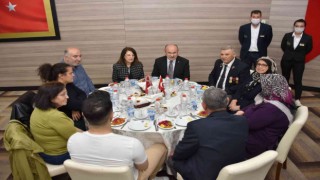 Şehit aileleri ve gaziler onuruna iftar