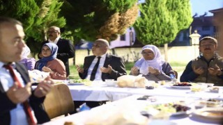 Şehit aileleri ve öğrenciler iftarda buluştu