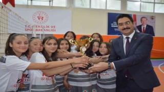 Selendide voleybol turnuvasının şampiyonları belli oldu