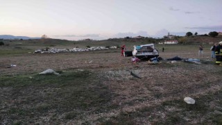 Seydikemerde otomobil şarampole devrildi:1 ölü, 5 yaralı
