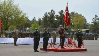 Siirt Valisi Hacıbektaşoğlu, askerlerin yemin törenine katıldı