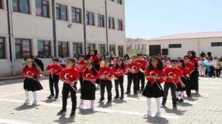 Siirtte 23 Nisan Ulusal Egemenlik ve Çocuk Bayramı coşkuyla kutlandı