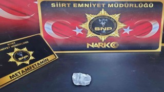 Siirtte şüpheli şahıs üzerinden uyuşturucu madde ele geçirildi