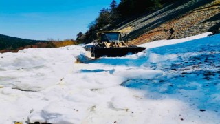 Sinopta kar nedeniyle kapalı olan köy yolu ulaşıma açıldı