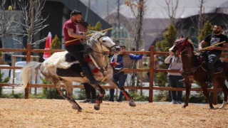 Sivasta ata sporu cirit gösterisi nefes kesti