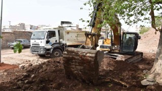 Siverekte arkeologlar eşliğinde yıkım