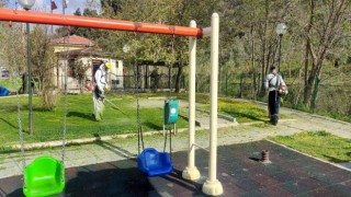 Söke Belediyesinden yaz öncesi park ve yeşil alanlarda bakım