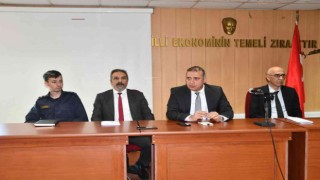 Sökede daire amirleri, muhtarlarla bir araya geldi