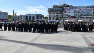 Sökede Polis Atatürk Anıtına çelenk sundu