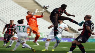 Spor Toto Süper Lig: Fatih Karagümrük: 0 - GZT Giresunspor: 0 (İlk yarı)