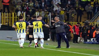 Spor Toto Süper Lig: Fenerbahçe: 1 - Göztepe: 0 (İlk yarı)