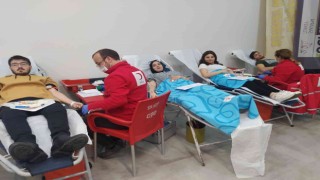 SUBÜ öğrencilerinden kan ve kök hücre bağışı