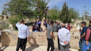 Sulama kanalına düşen araçta ölen 3 kişinin cenazesi defnedildi
