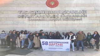Sultangazili gençler Kütüphane Haftasında Ankarayı ziyaret etti