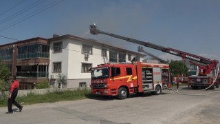 Tadilat yapalım derken apartmanın çatısını yaktılar